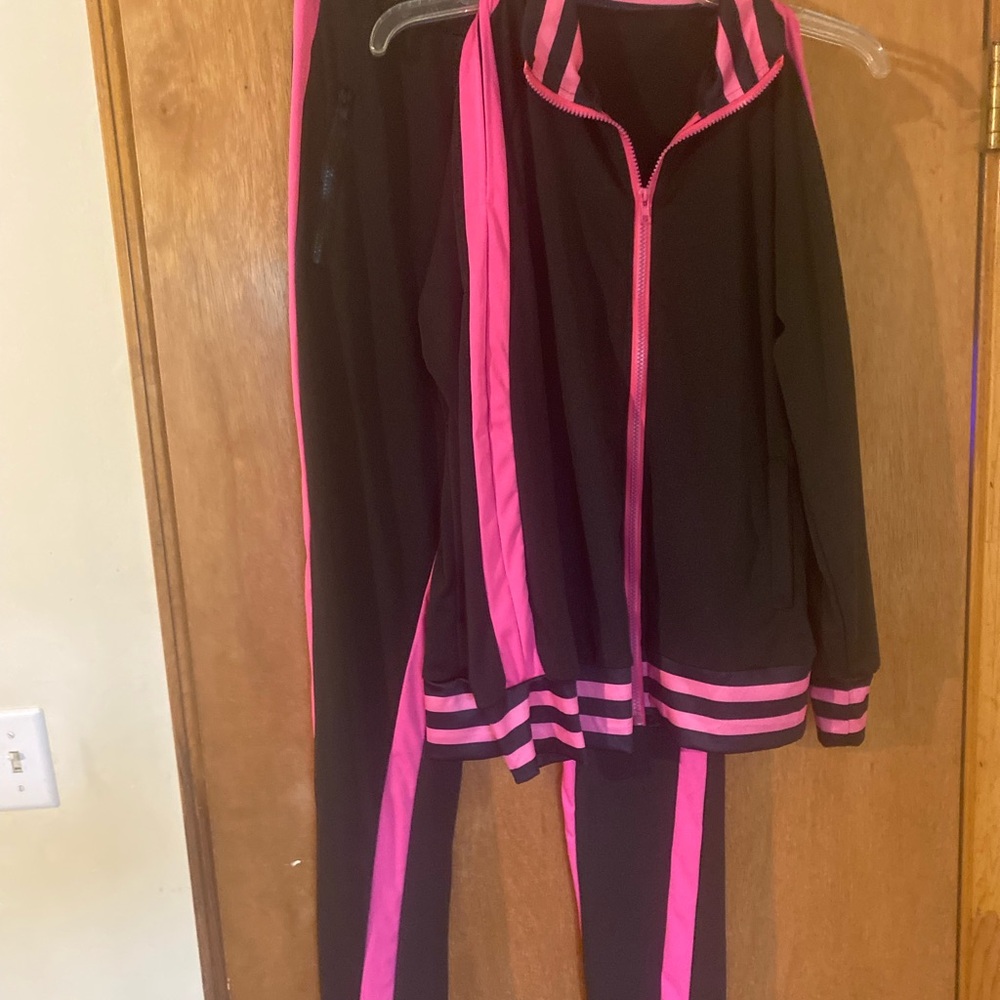 Two piece woman tracksuit
